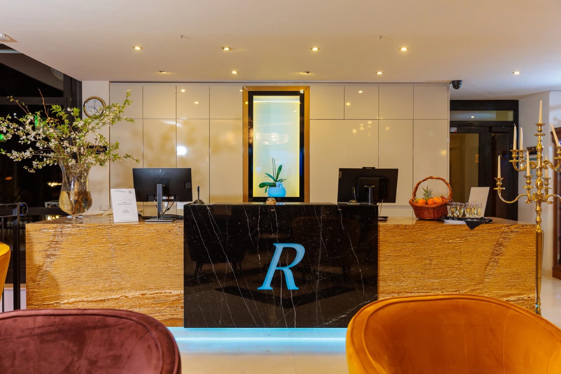 Rezeption des Residenz Seehotels